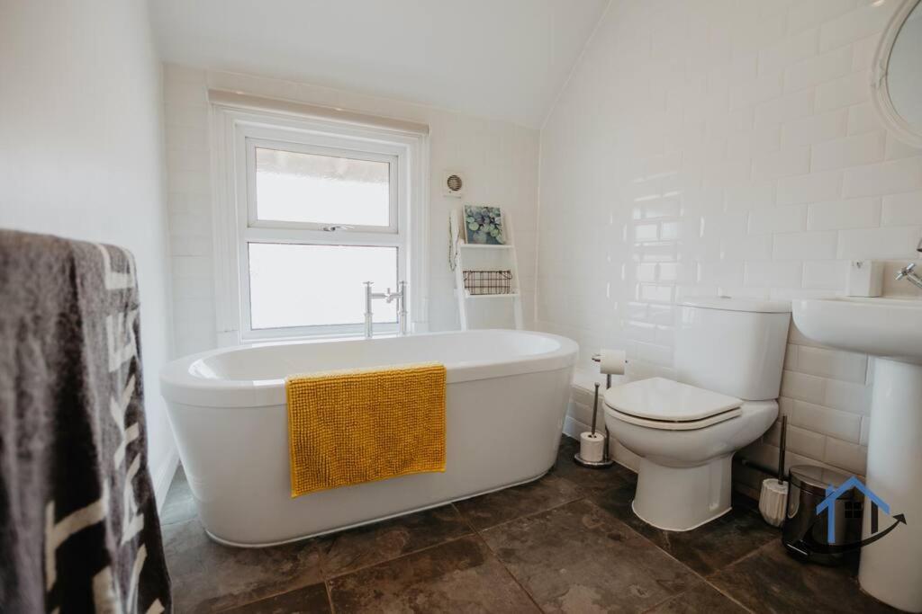 Indigo Snug - Gorgeous 2 Bed Flat In The Heart Of كرومر المظهر الخارجي الصورة