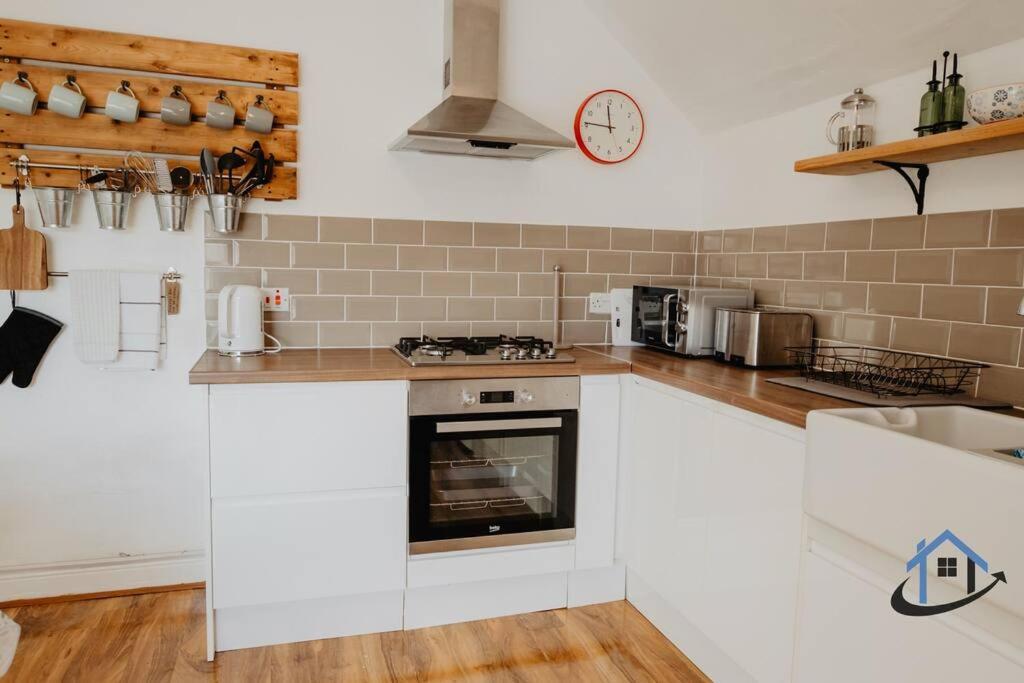 Indigo Snug - Gorgeous 2 Bed Flat In The Heart Of كرومر المظهر الخارجي الصورة